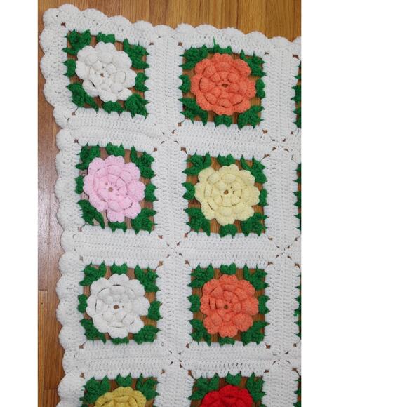 VTG Handmade 3D Crochet Multicolor Rose Flowers Granny Square Afghan 51”x66” - Picture 7 of 11